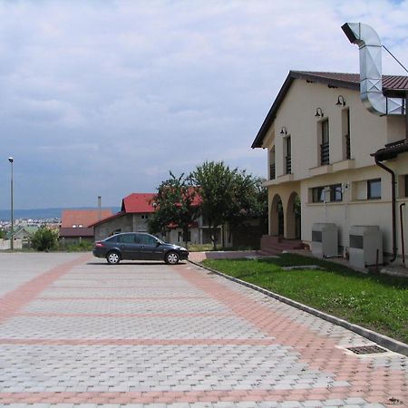 C&C Karo Resort Bacau Exterior photo