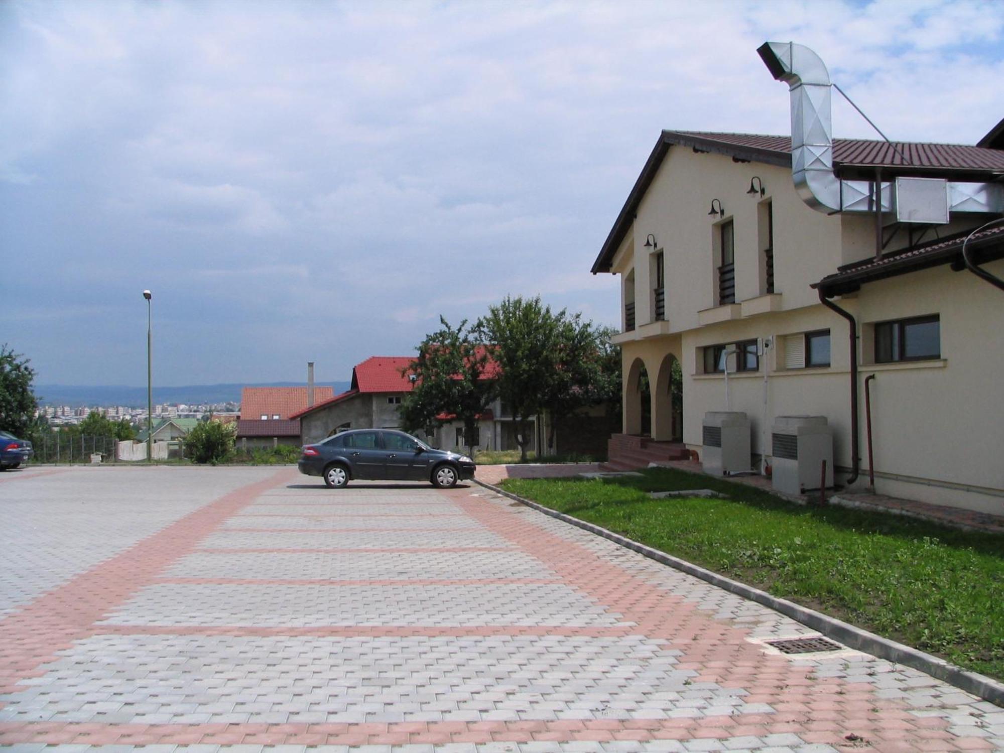 C&C Karo Resort Bacau Exterior photo